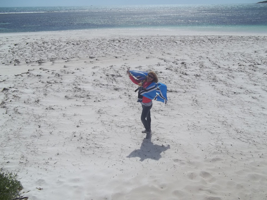 Silver Sands Beach景点图片