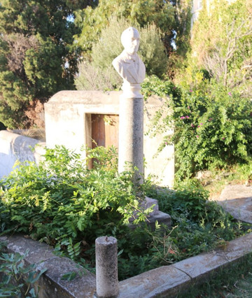 Buste en marbre de Antoine Piccioni-Pino必去景点