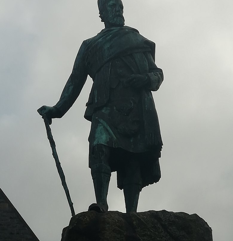 Statue of Donald Cameron景点图片
