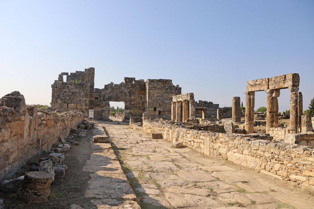 Anatolia Cemetery-巴穆卡丽必去景点