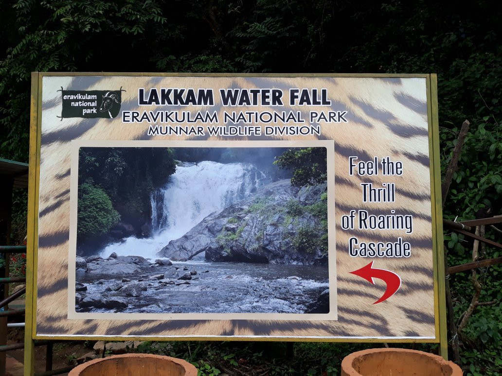 Lakkam Waterfalls景点图片