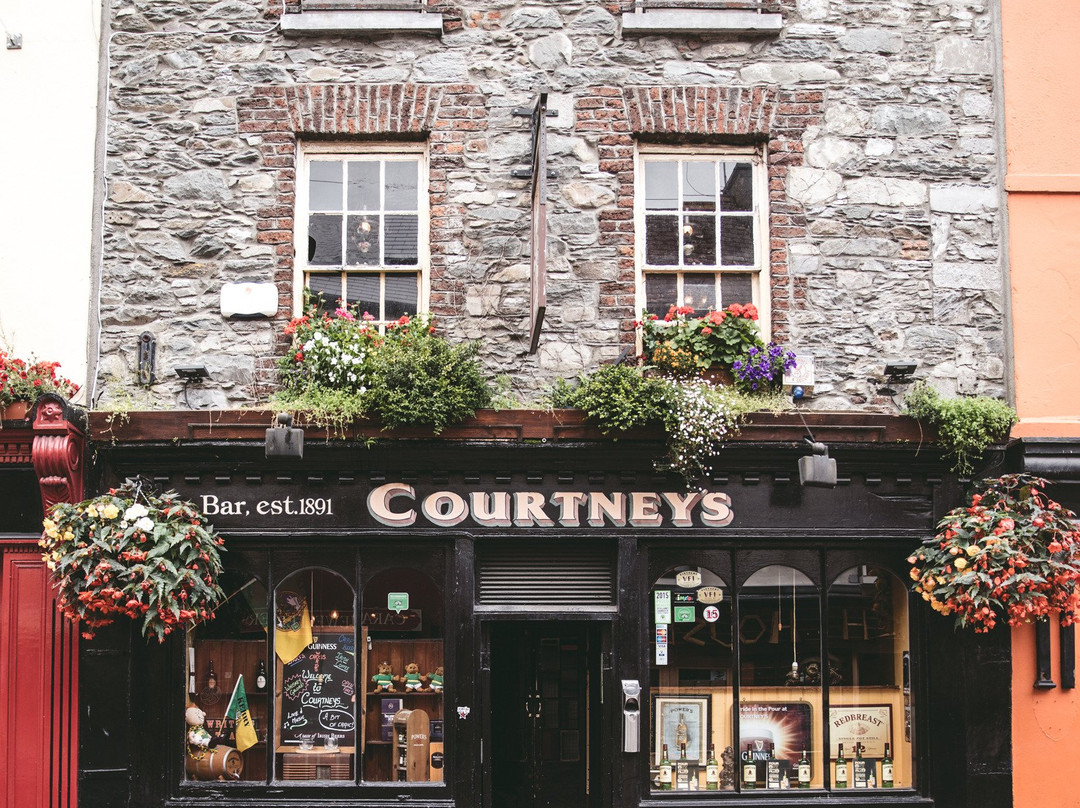 Courtney's Bar-基拉尼必去景点