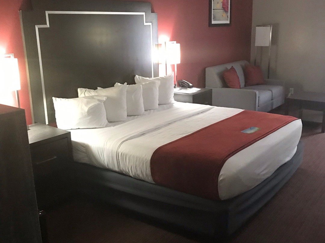 Days Inn & Suites By Wyndham Murfreesborohot Tub主图