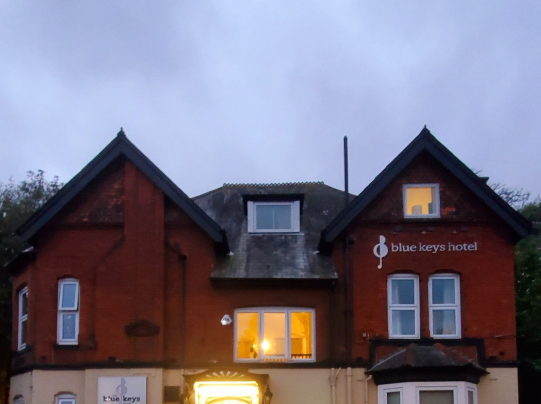 蓝钥匙酒店主图