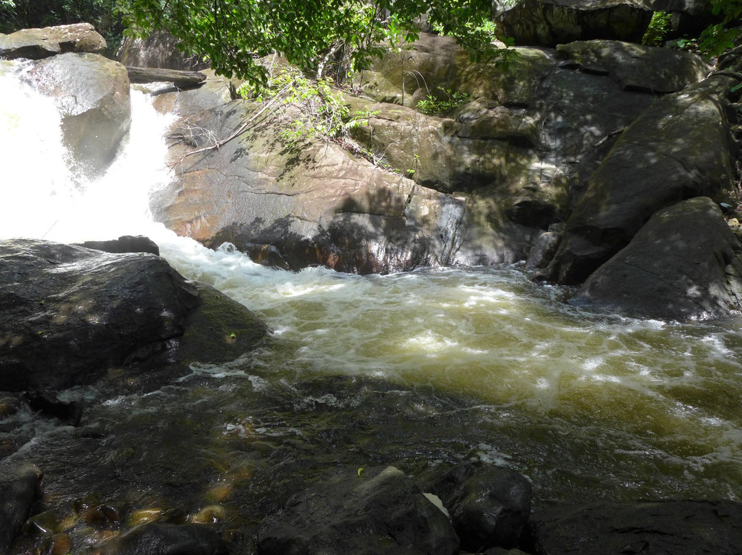 Kumu Falls景点图片