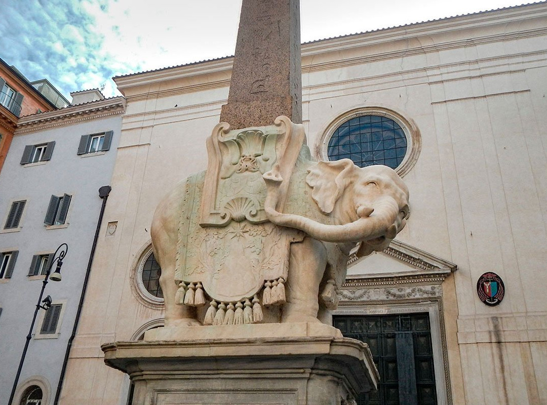 Elephant and Minerva Obelisk景点图片