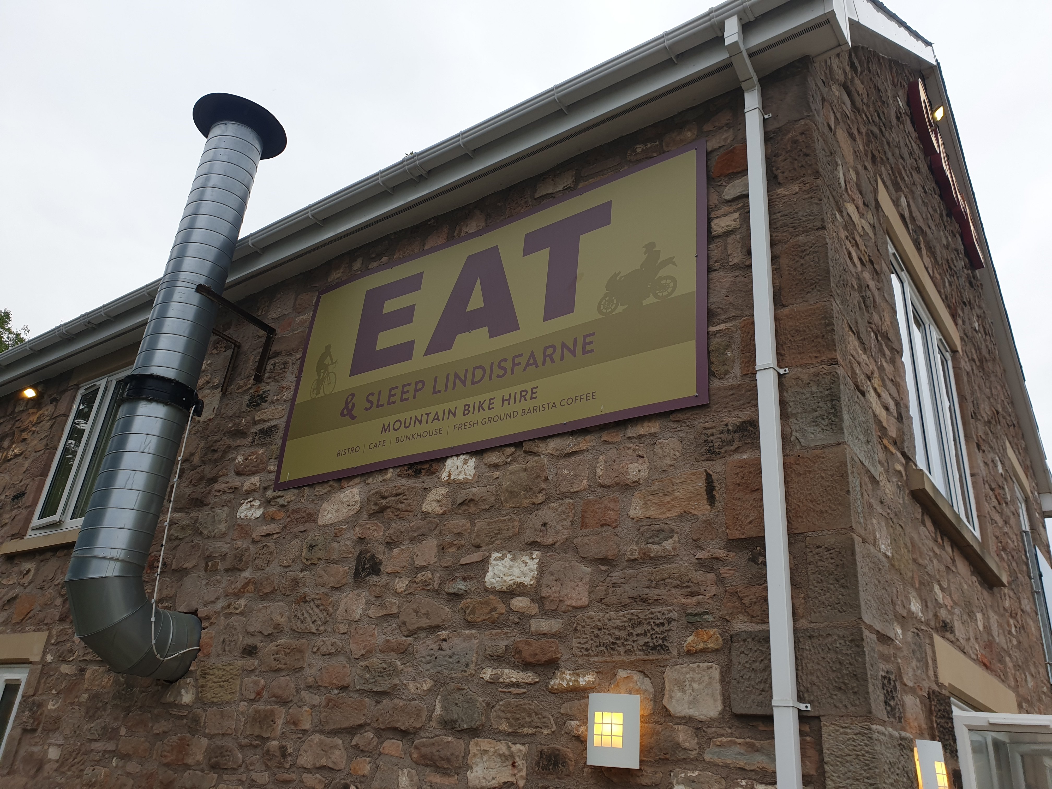 Eat & Sleep Lindisfarne-官方