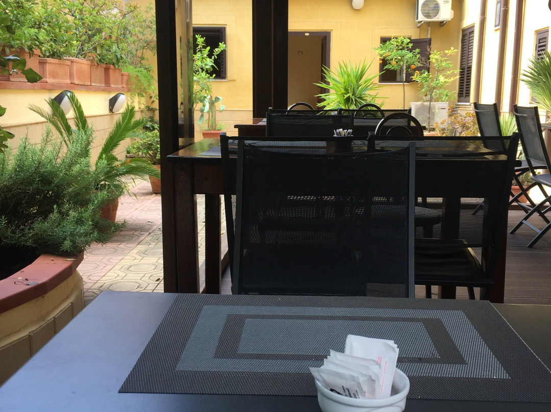 奥尔良斯酒店主图