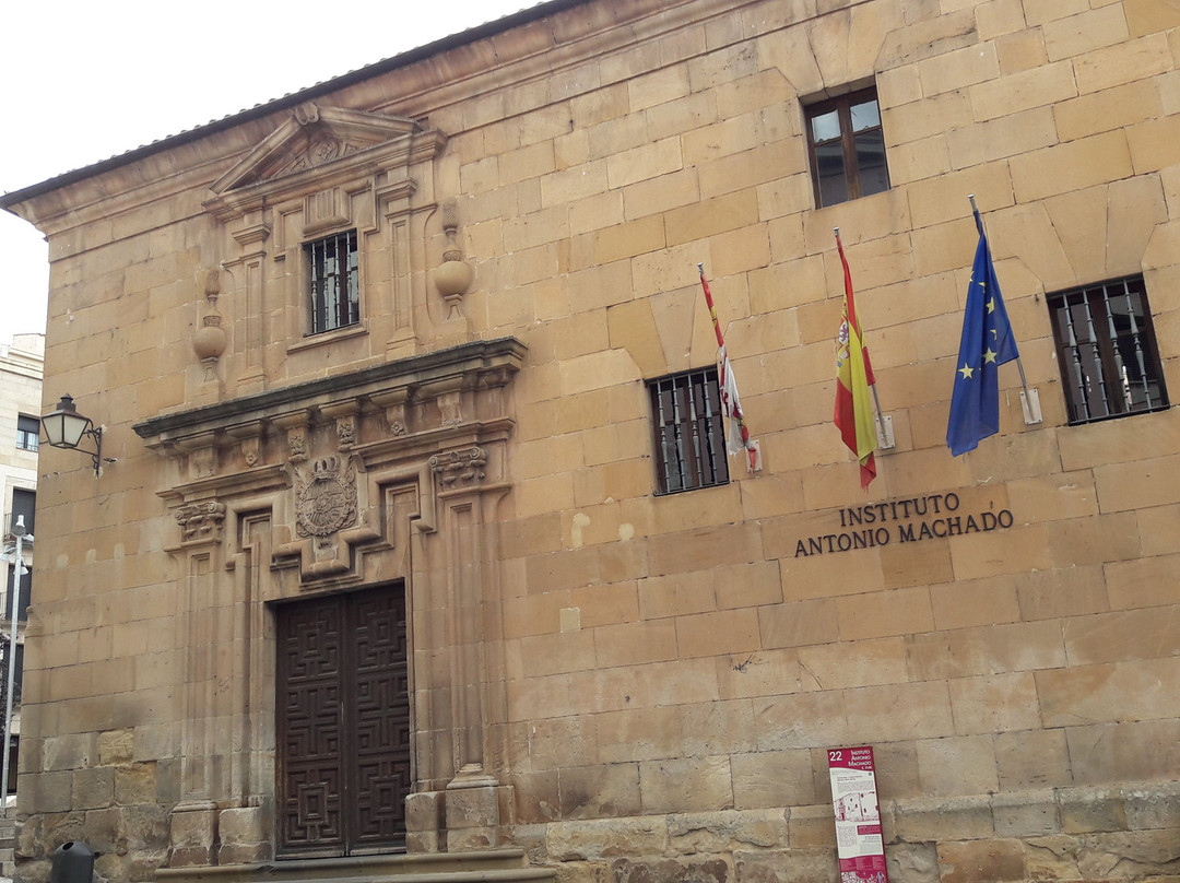 Antonio Machado High School景点图片