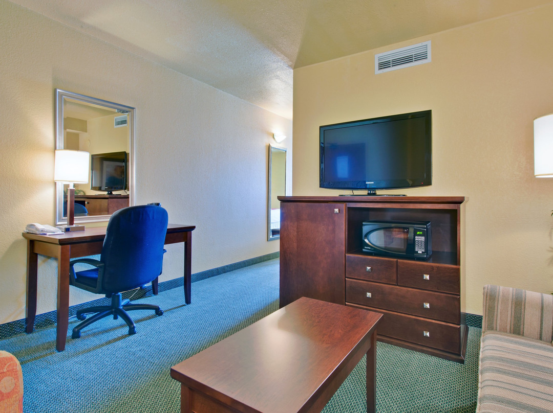 德莱登智选假日酒店主图