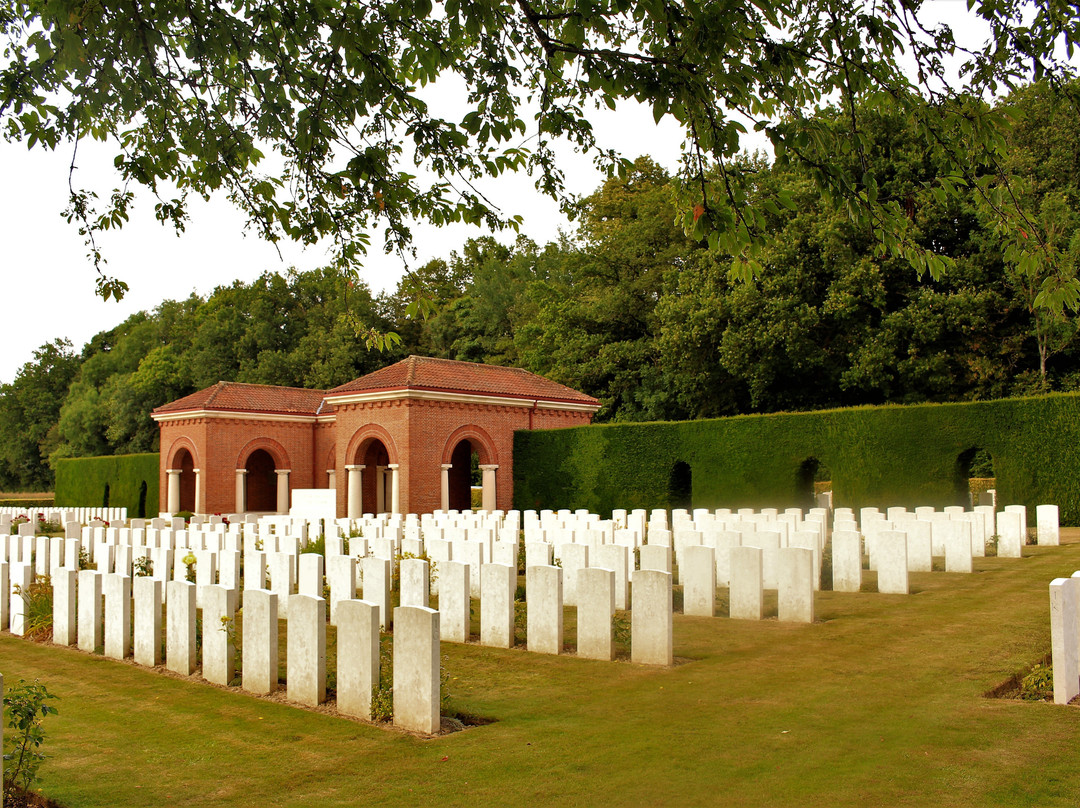 London Cemetery And Extension景点图片