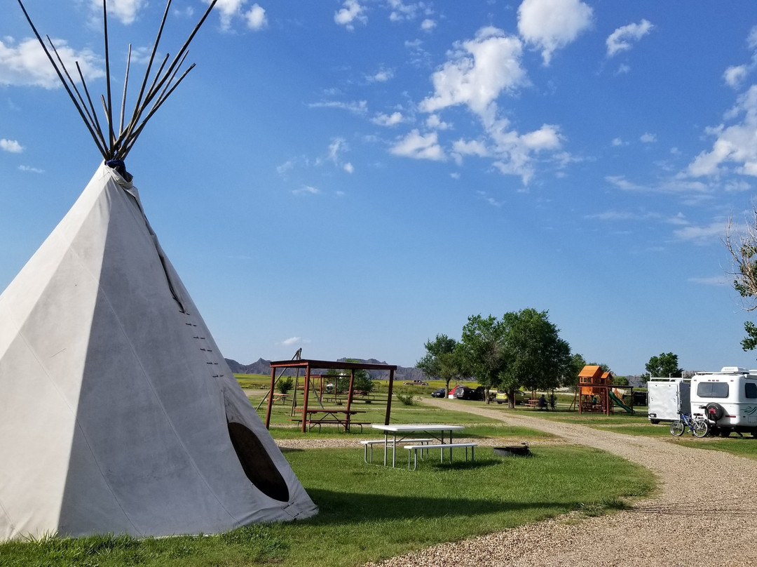 Badlands Hotel and Campground主图