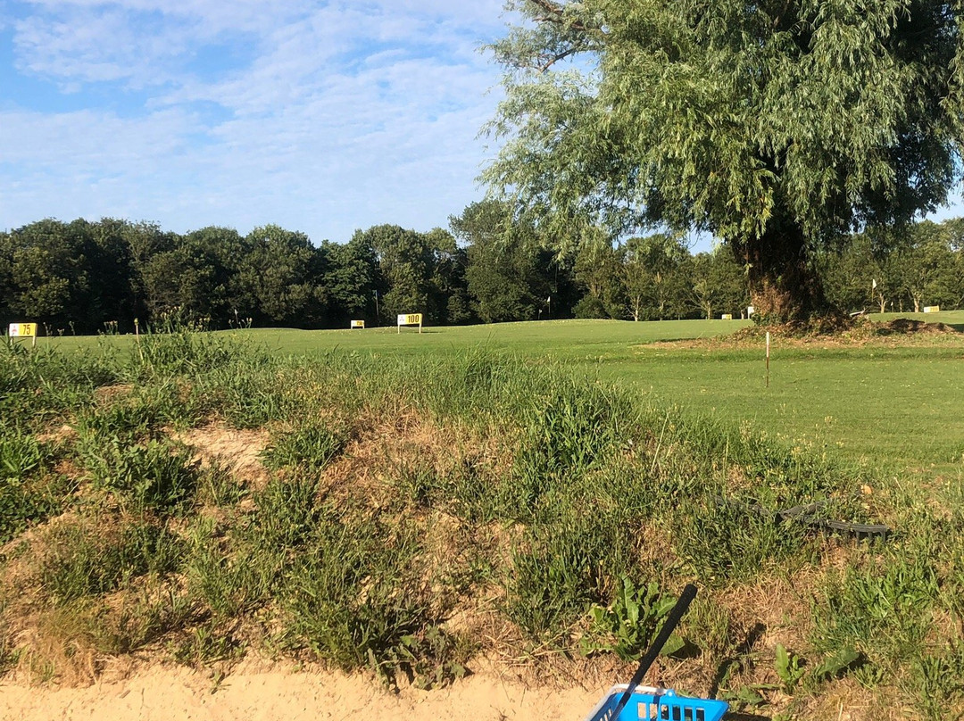 Longueville Golf Range-St. Clement必去景点