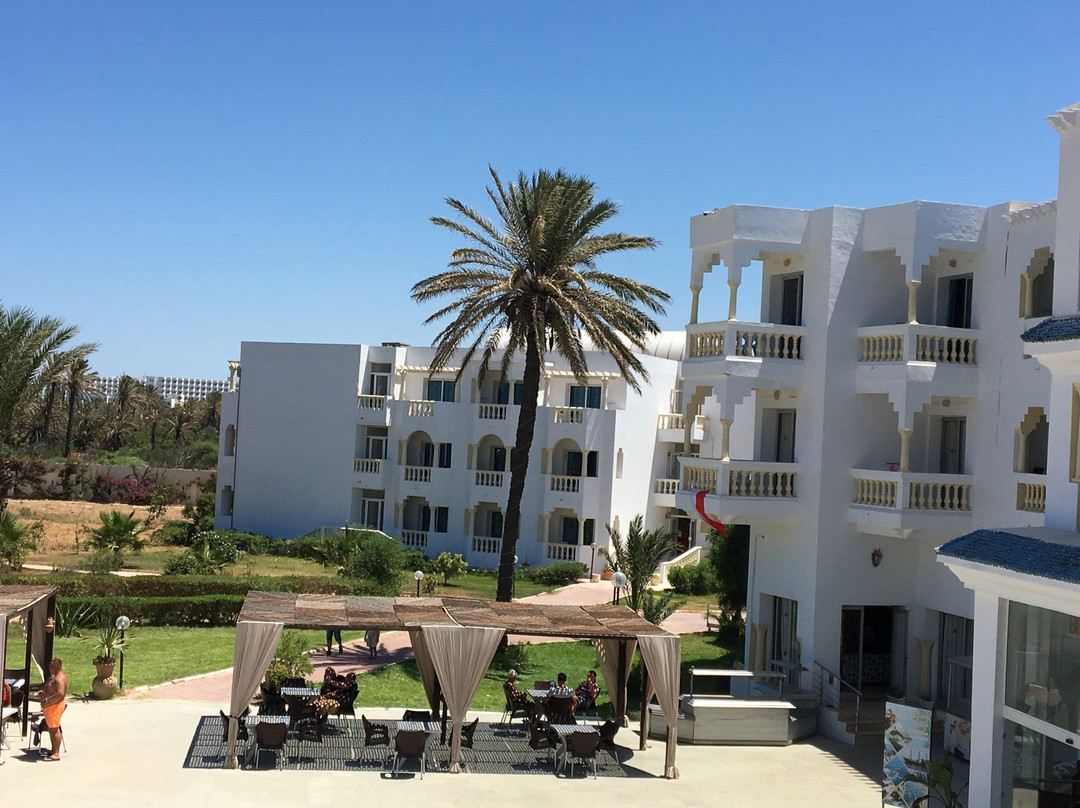 Neptunia Beach主图