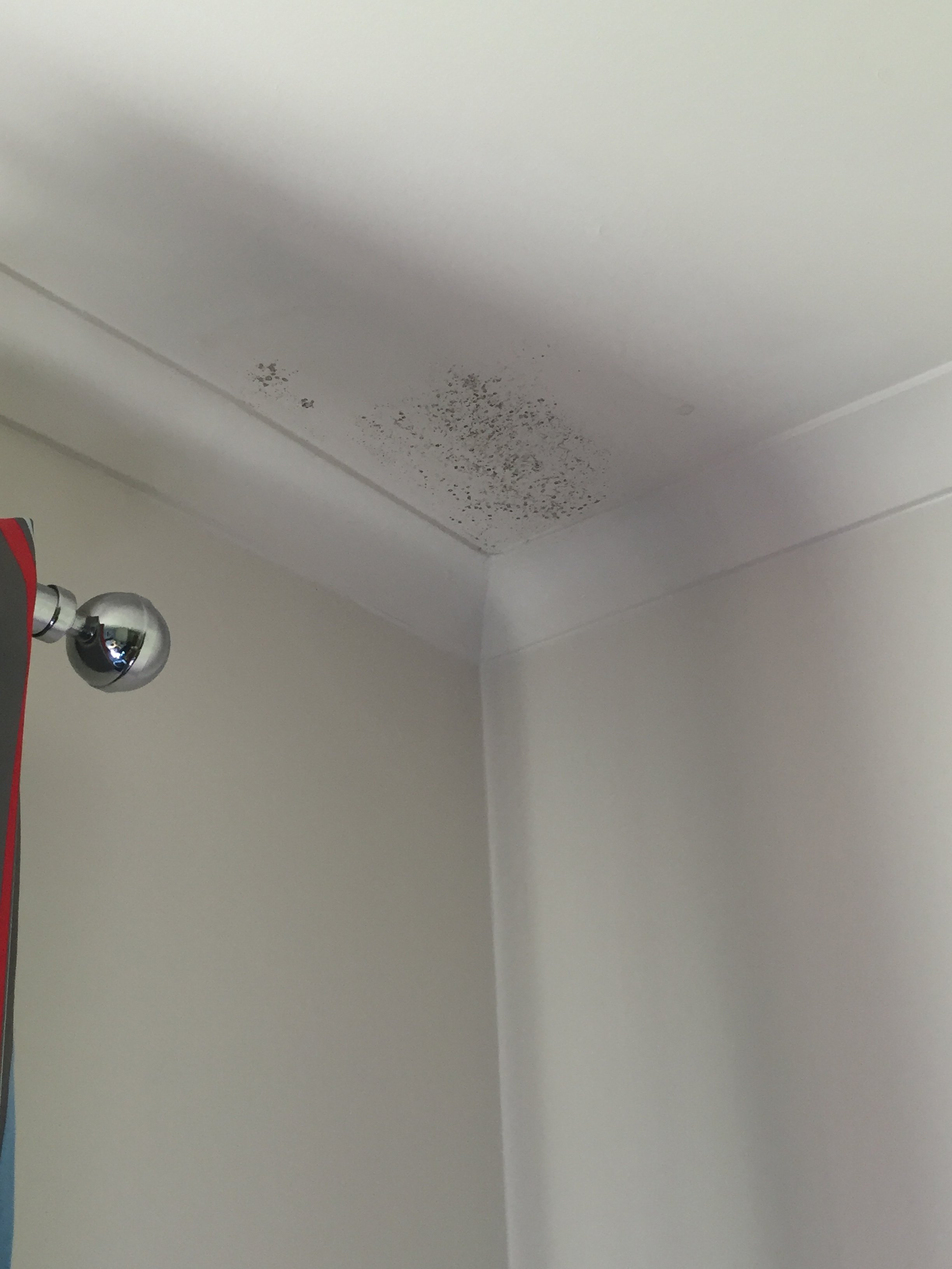 Travelodge Newcastle Airport-浴室