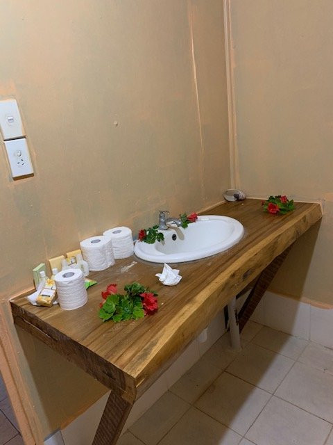 安全着陆度假酒店主图