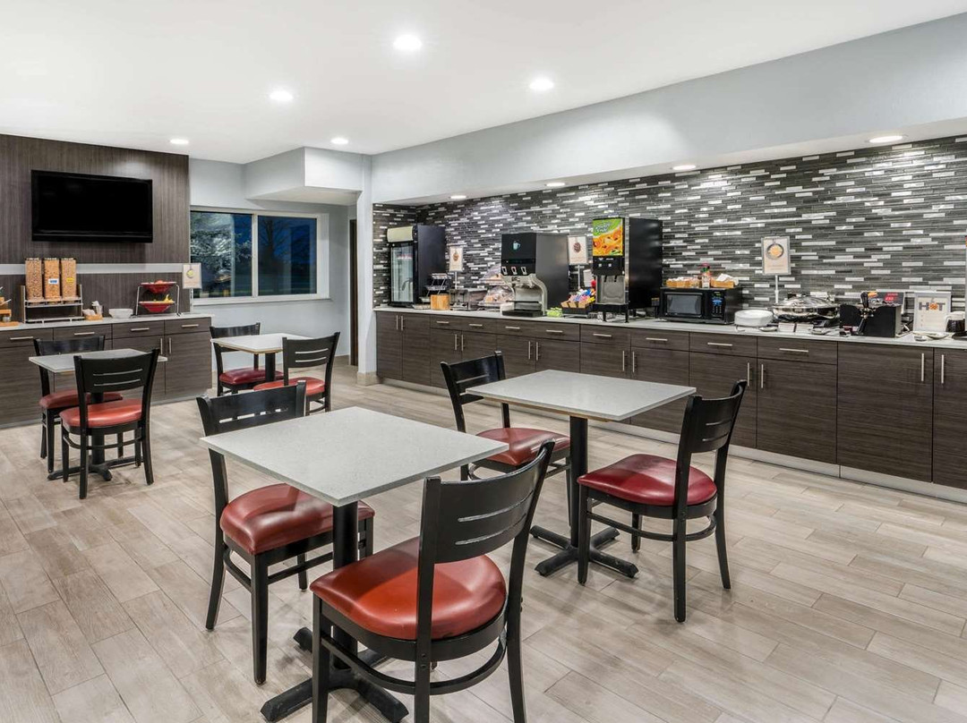 Comfort Inn & Suites Liverpool - Syracuse主图