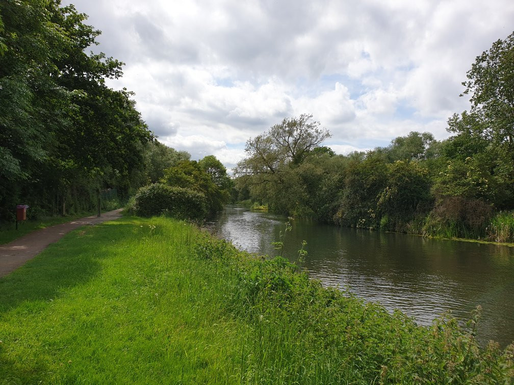 The Bedford to Sandy rail walk景点图片