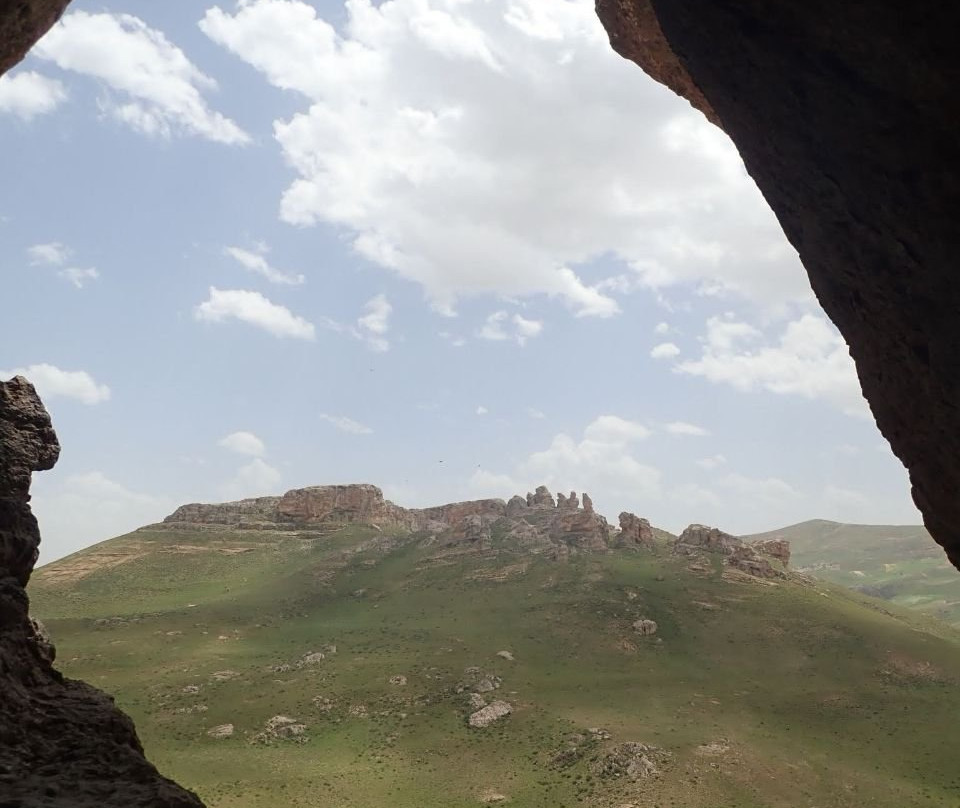 Karaftu Caves景点图片