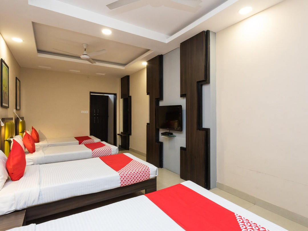 Super Townhouse Dewas City主图