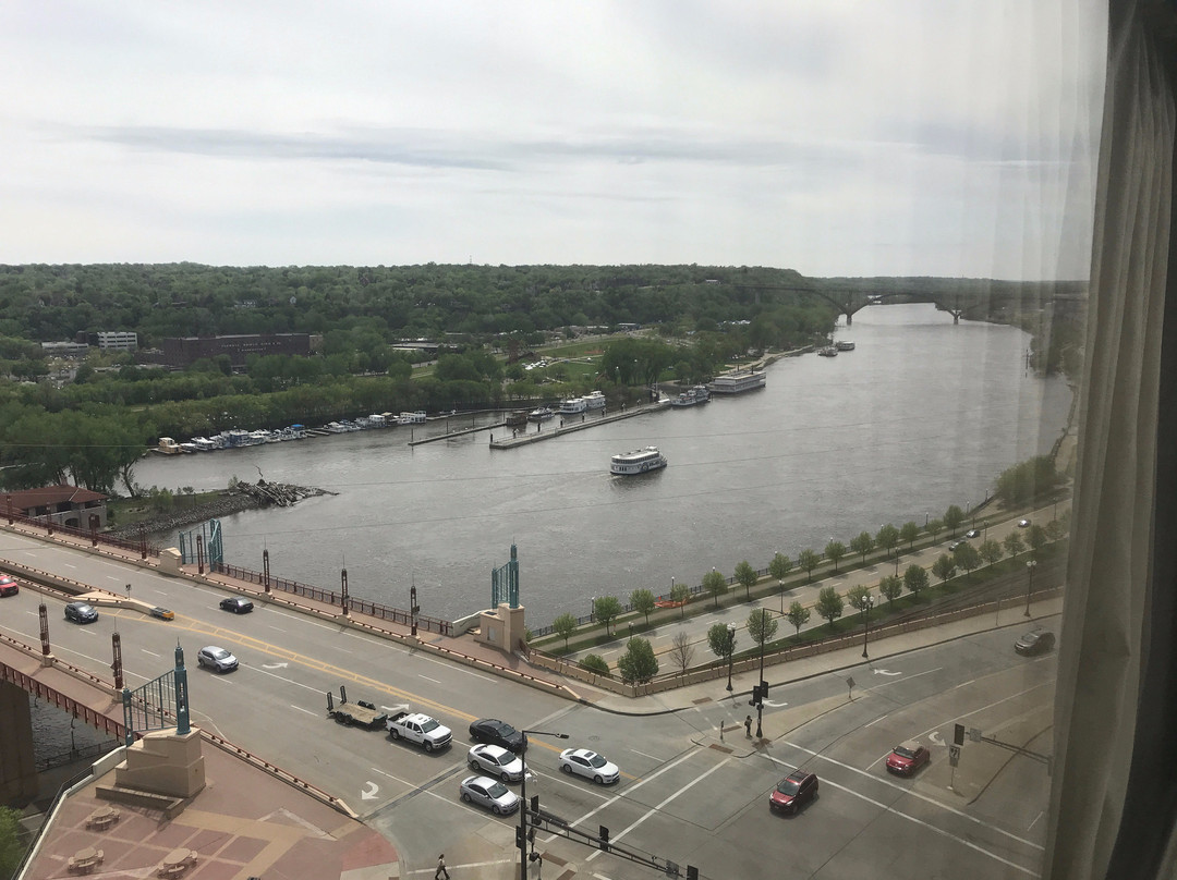 圣保罗河滨皇冠假日酒店主图