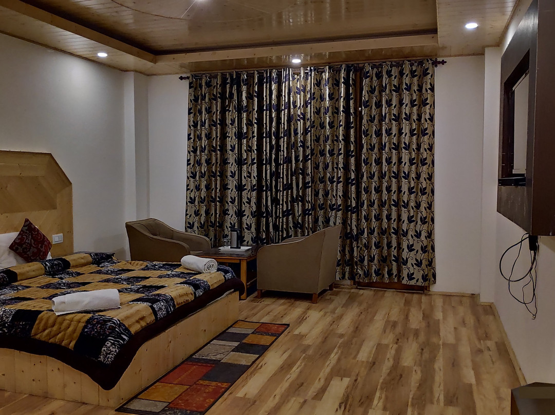 The Explorers Inn主图