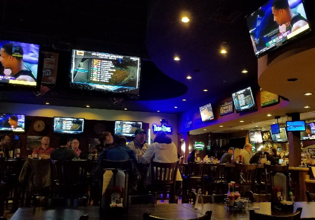 Front Row Bar & Grill