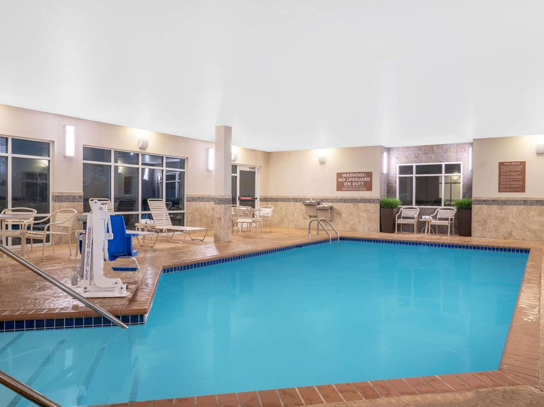 AmericInn by Wyndham Windom主图