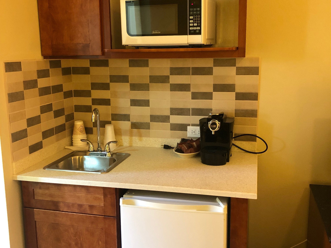 Carl's Unique Inn主图