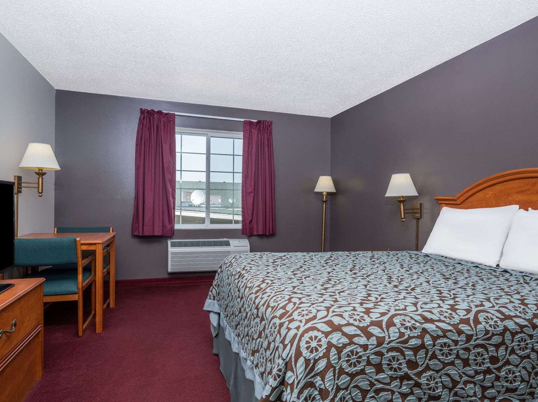 Days Inn Hotel & Governors' Waterpark, RV Park & Fitness Center主图