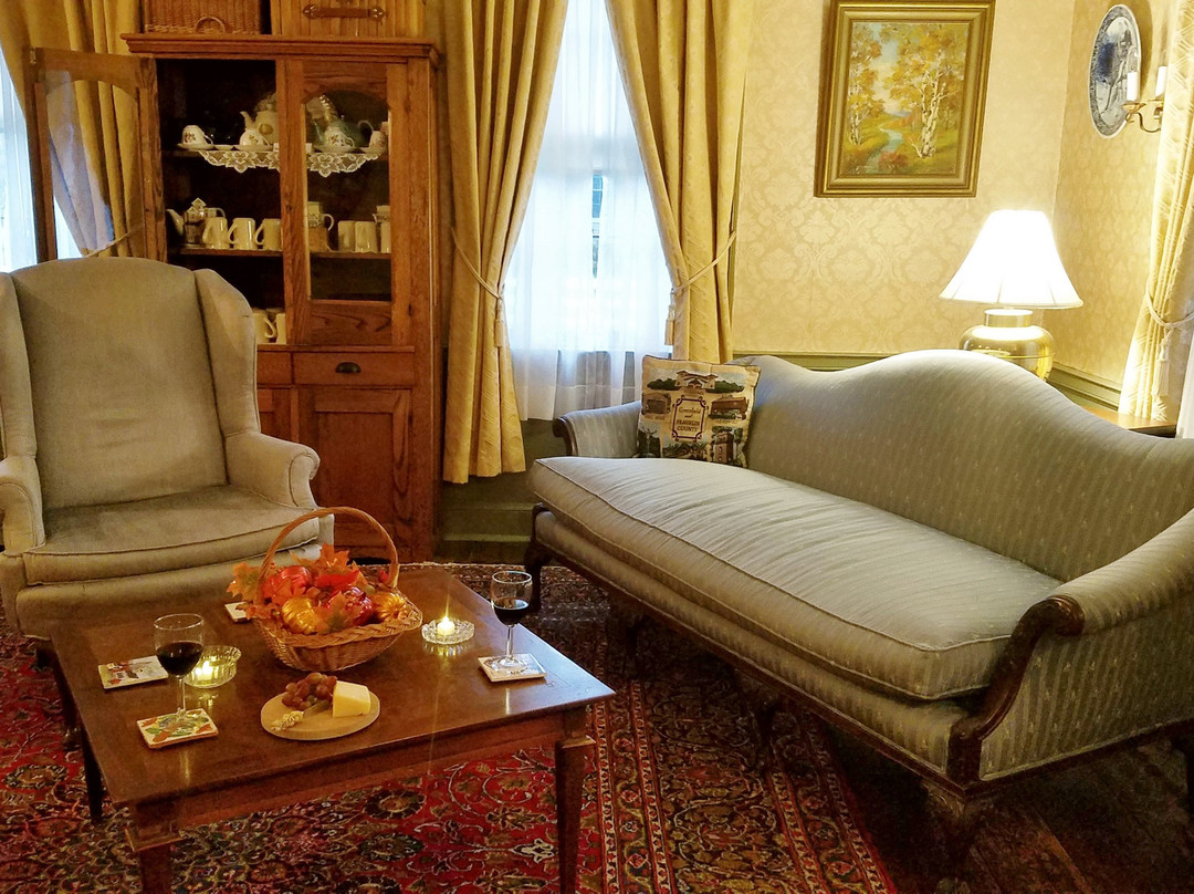 The Centennial House Bed and Breakfast主图