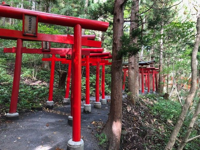 Manzo Inari Shrine景点图片