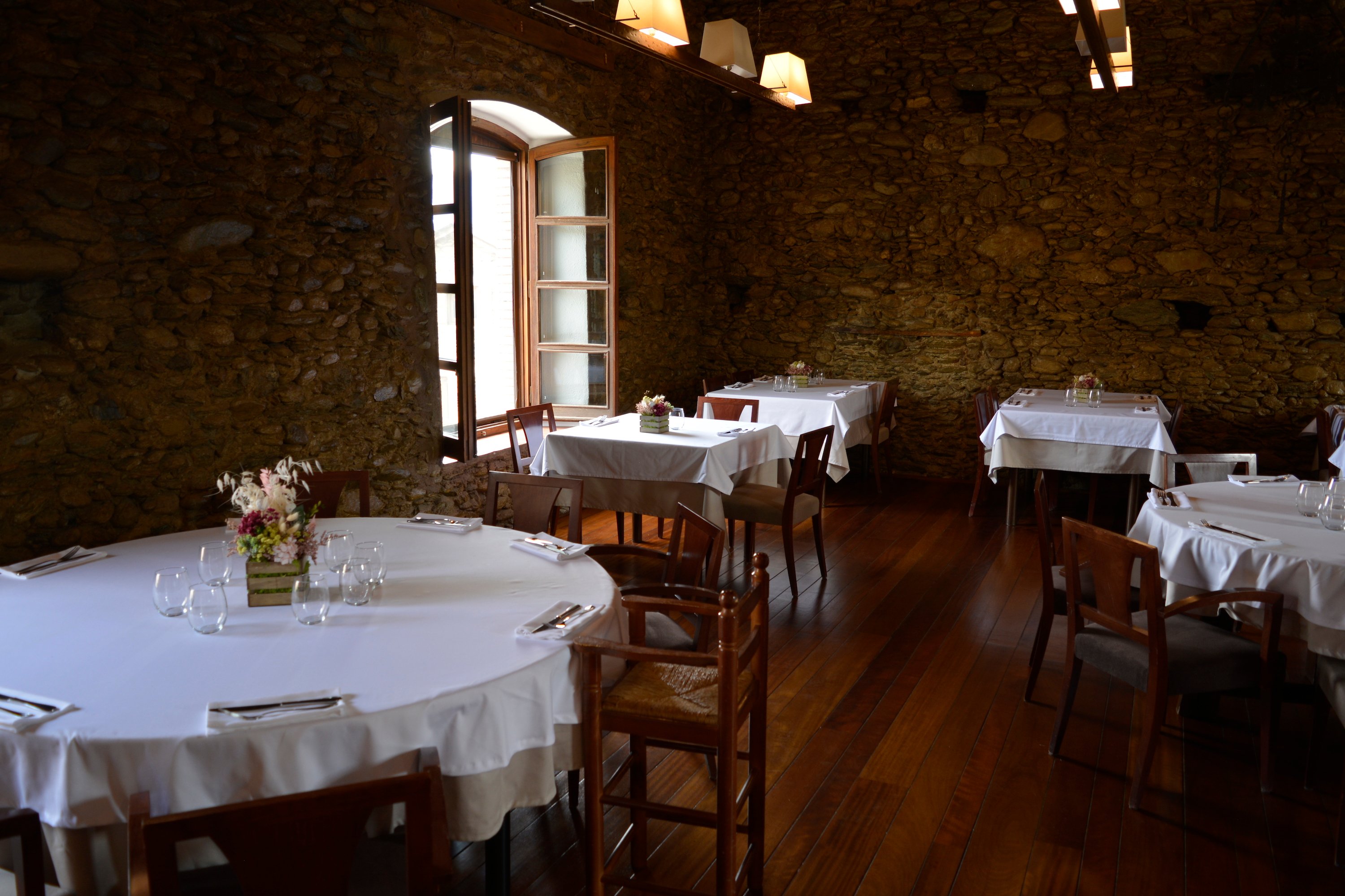 Hostal d' Escadarcs-官方