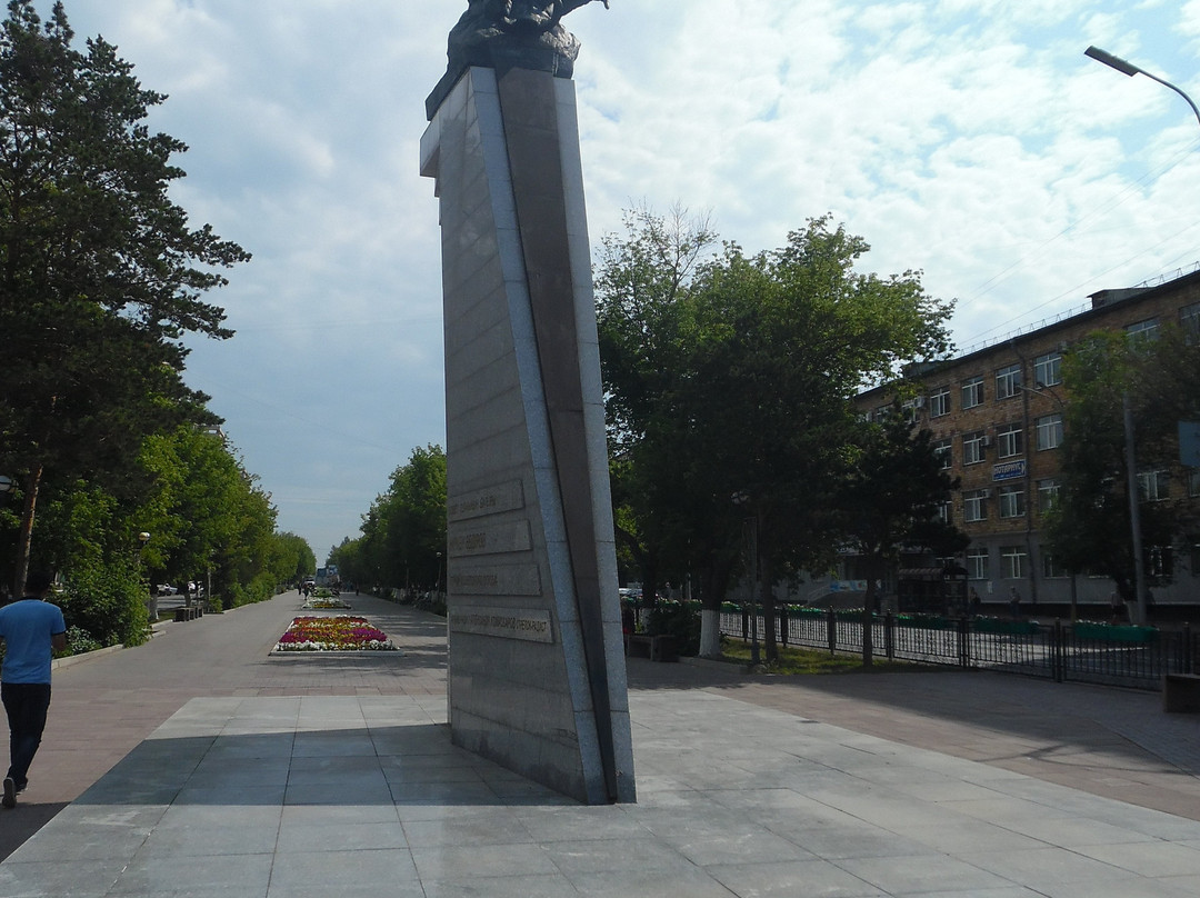 Monument Nurken Abdirov-加拉干达必去景点