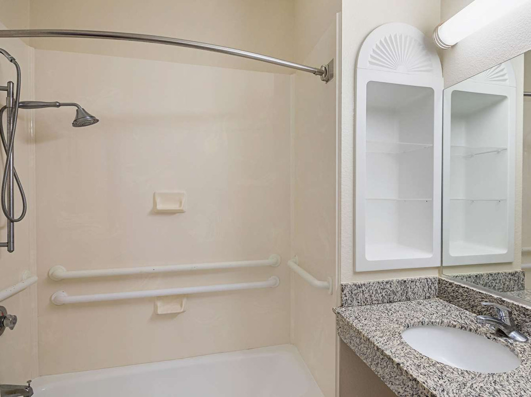 兰帕瑟斯旅馆主图