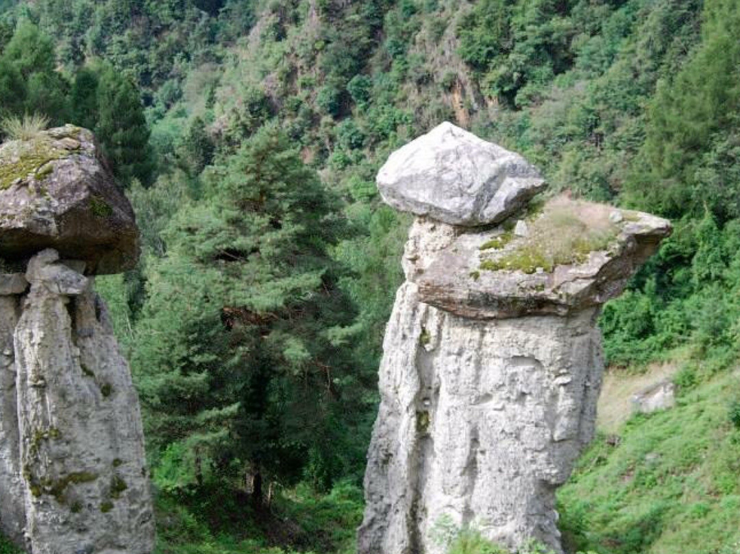 Postalesio旅游景点-Piramidi di Postalesio