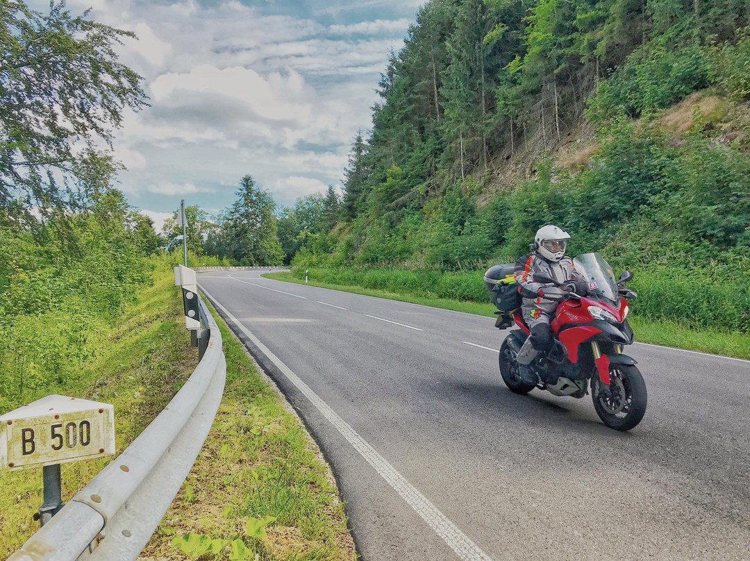 Guided Motorbike Tours-福克斯通必去景点
