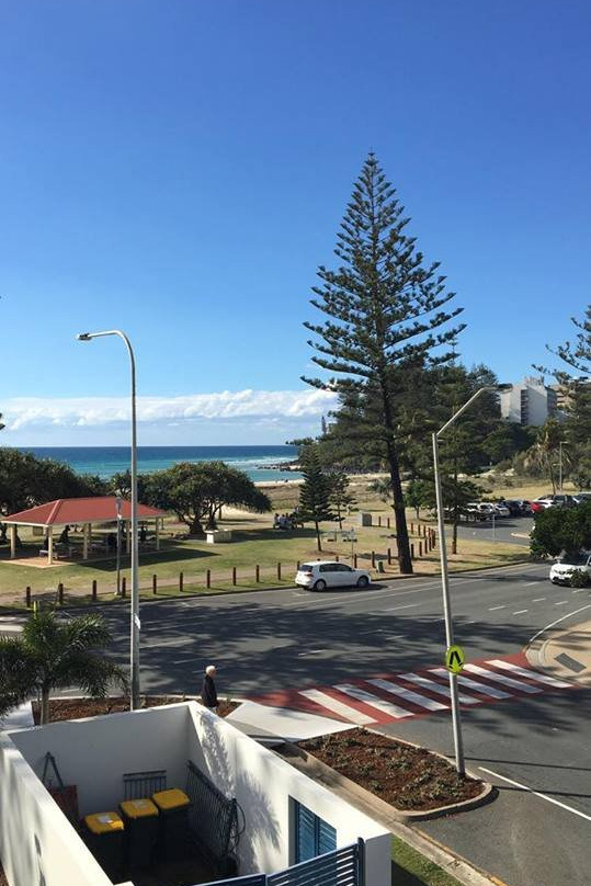 黄金海岸卡里普索广场盛橡套房酒店主图