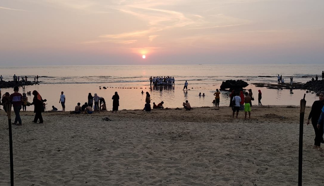 安亚冠毛鸟酒店主图