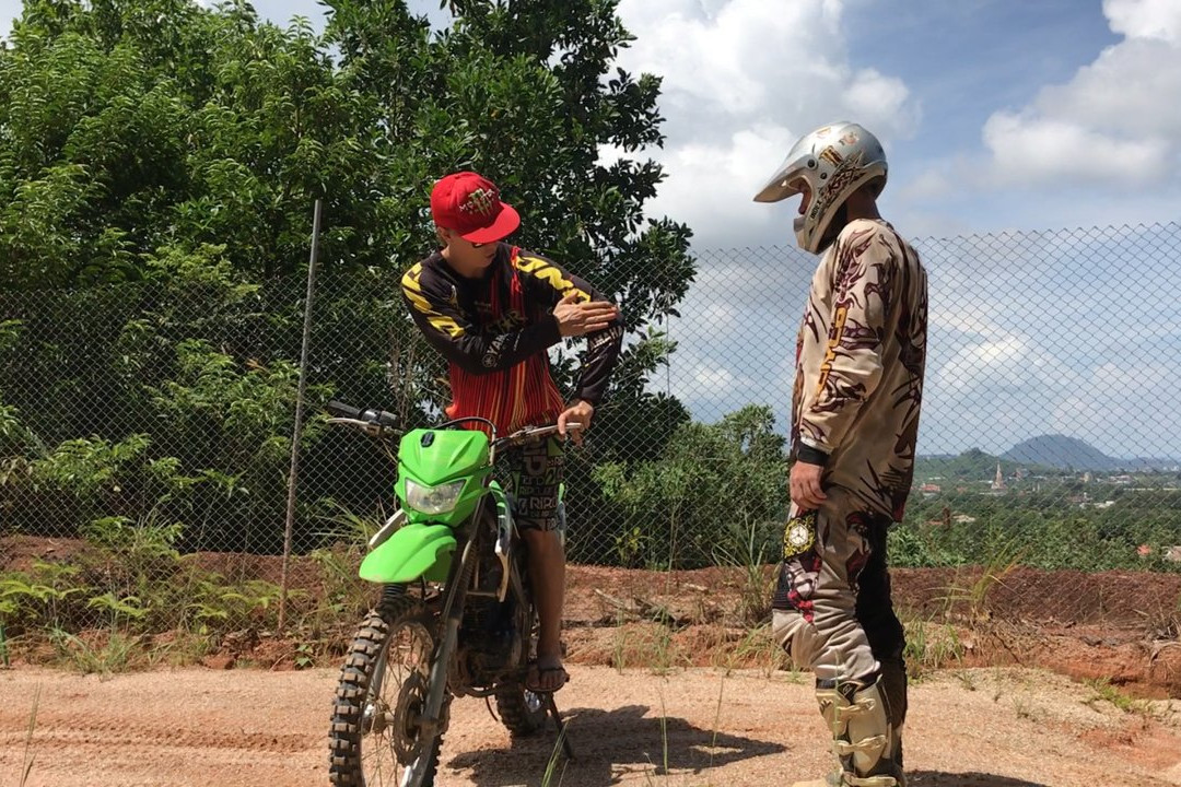 Dirtbikes Phuket-查龙必去景点