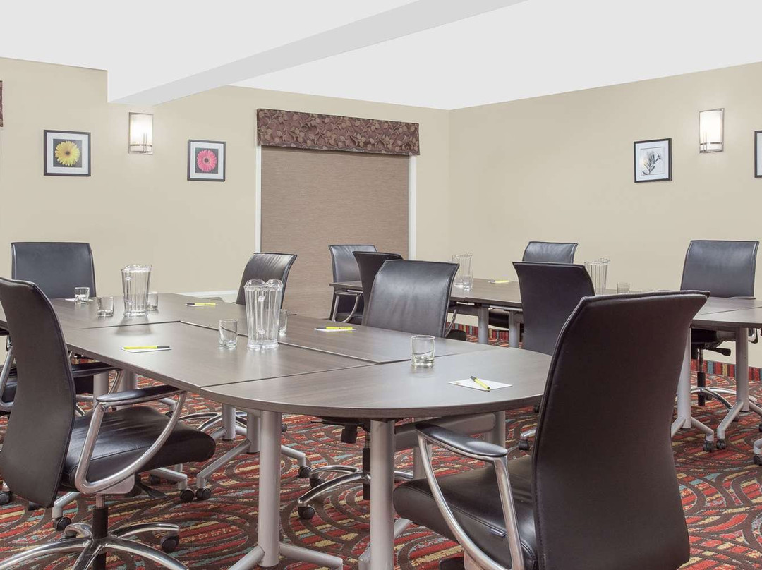 Super 8 by Wyndham Brandon MB主图