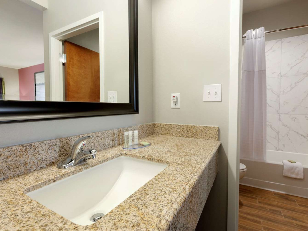 Super 8 By Wyndham Carrizo Springs主图