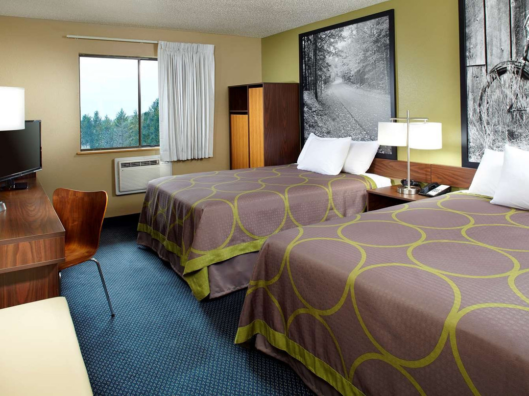 Super 8 by Wyndham St. Clairsville OH-Wheeling WV Area主图