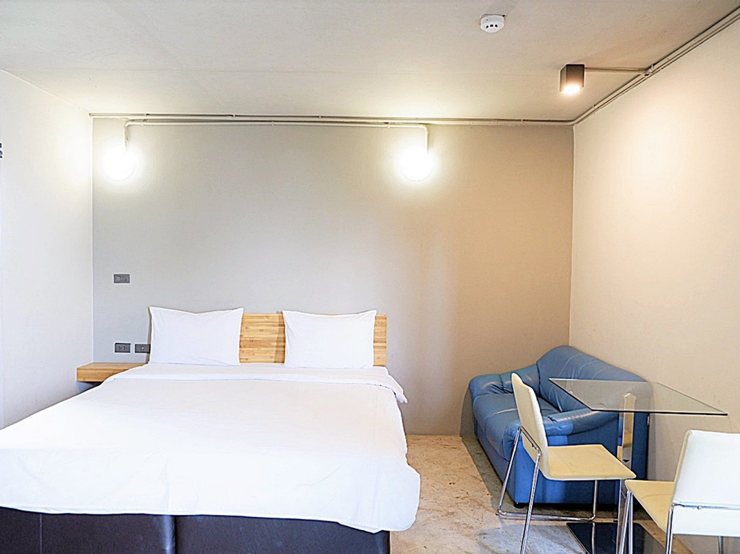 iZEN Plus Budget Hotels and Residences主图