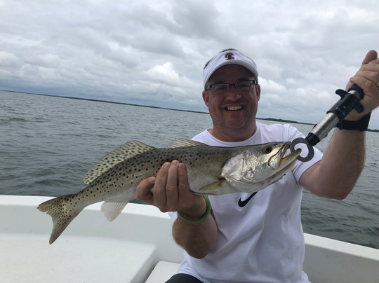 Hook & Fin Charter Fishing-迈尔斯堡海滩必去景点