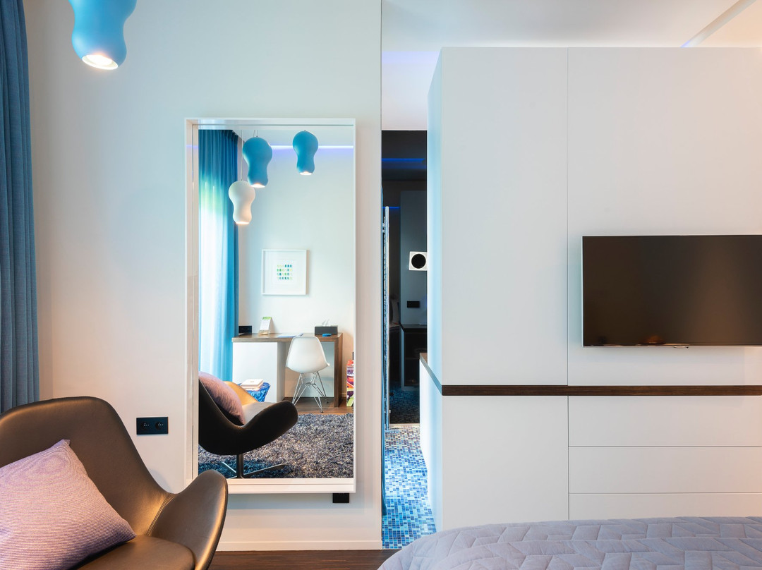 Lithium Bed, Zen & Breakfast主图