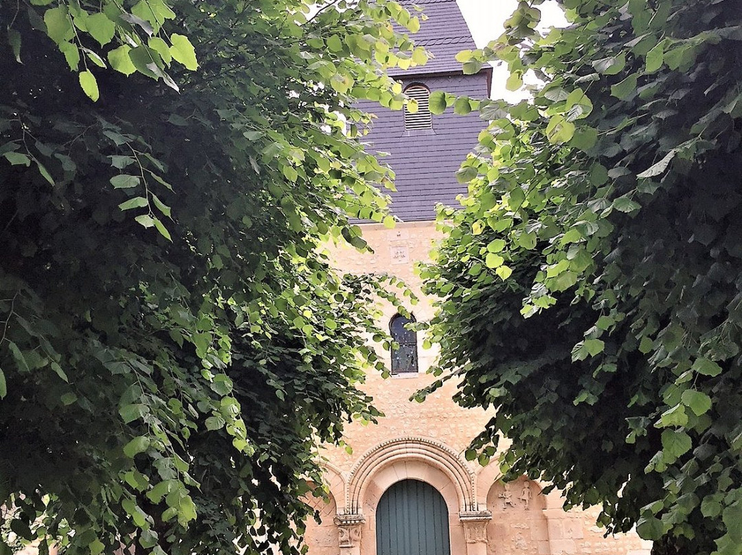 Eglise Saint-Hilaire de Salles-en-Toulon景点图片