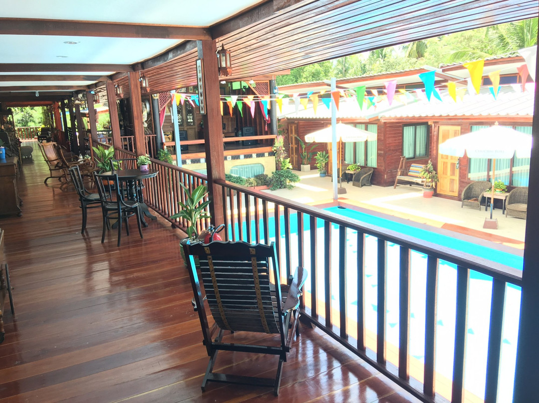 Chuchai Buri Sri Amphawa主图