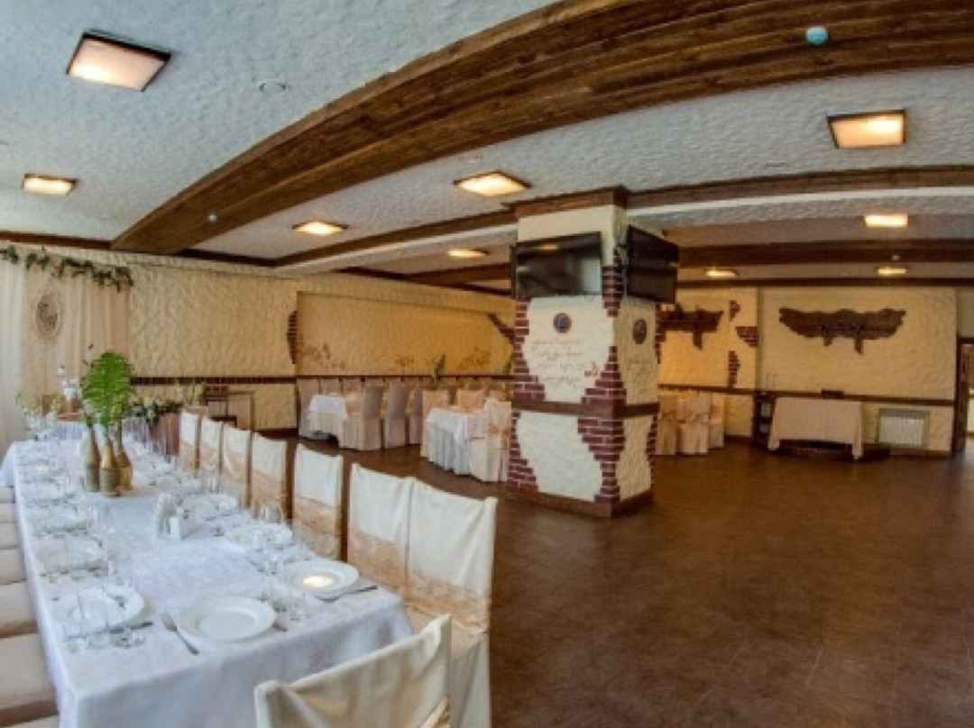 Podgory餐馆和美食-Pirosmani