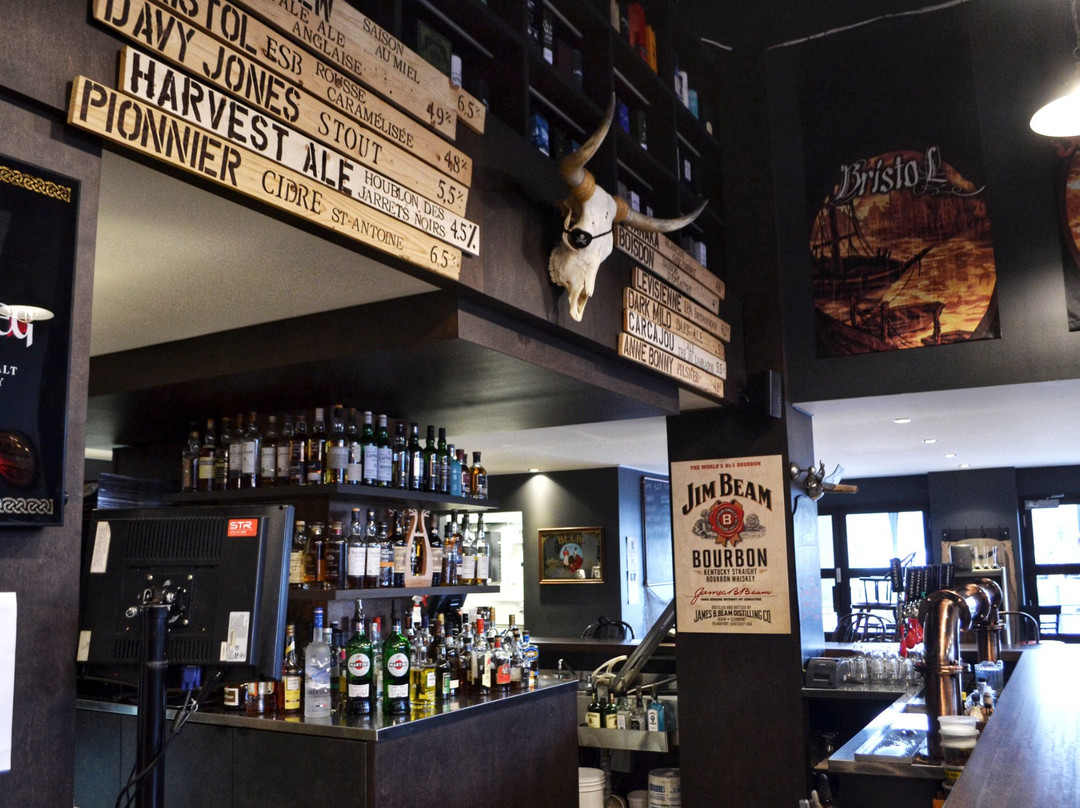 李维斯餐馆和美食-Corsaire Pub